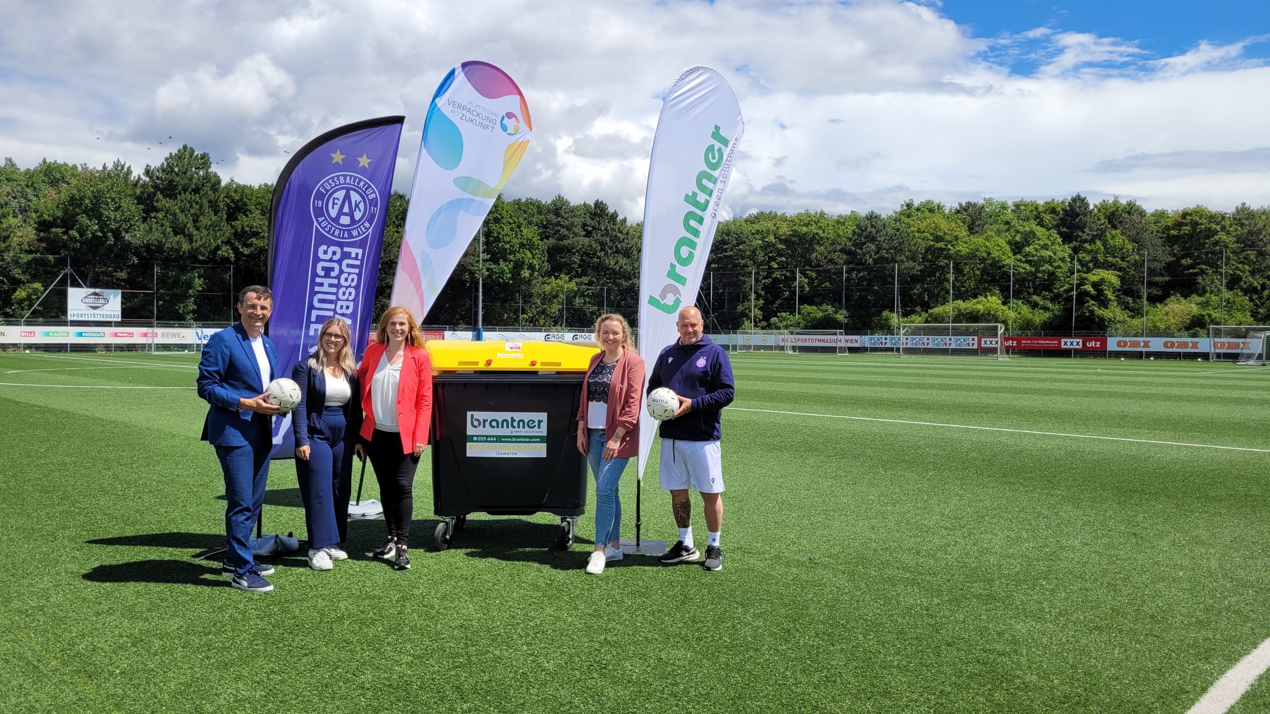 Plattform Verpackung mit Zukunft und Brantner green solutions begleiten Soccer Camp der Austria Wien mit Aufklärungsarbeit